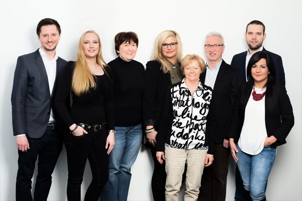 Pflegekräfte aus Polen betreuen Familie Unser Team von Curando